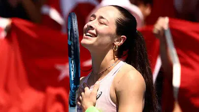 “ALTIN RAKET” ZEYNEP SÖNMEZ TARİH YAZMAYA DEVAM EDİYOR!