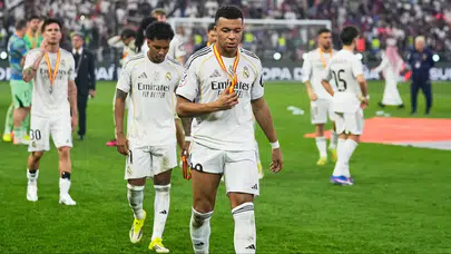 REAL MADRİD’İN ALKIŞ KORİDORUNA KATILMAMASINI MBAPPE AÇIKLADI!