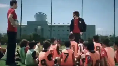 ARDA GÜLER YILLAR ÖNCE BEHZAT Ç.’DE BÖYLE GÖRÜNTÜLENMİŞ!