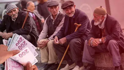 EMEKLİLERE KÖTÜ HABER! EMEKLİ MAAŞI 15 BİN TL’YE DÜŞEBİLİR!