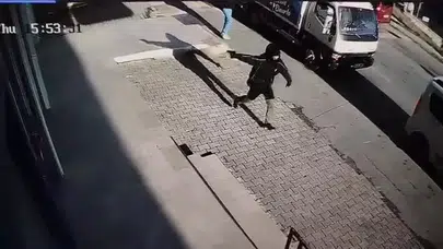 ARNAVUTKÖY'DE 14 YAŞINDAKİ ÇOCUK DÜKKANA ATEŞ ETTİ!