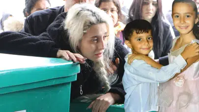 ÇARESİZ VE ACILI BİR ANNENİN İKİ ÇOCUĞUNA EN ACI VEDASI!