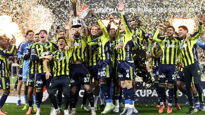 FENERBAHÇE SÜPER KUPAYI SÜPER OYUNU İLE  2-0 İLE KAZANDI!