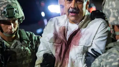 MADURO’NUN AMERİKA’YA GÖTÜRÜLÜRKEN ÇEKİLEN FOTOĞRAFI ORTAYA ÇIKTI!