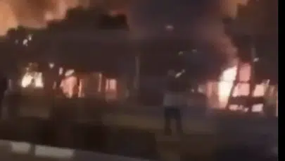 SON DAKİKA! İRAN DEVLET TELEVİZYONU BİNASI YANIYOR!