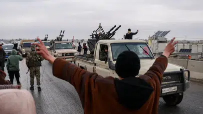 VE SURİYE ORDUSU RAKKA’YA GİRDİ! ŞEHRE KONUŞLANMA BAŞLADI!