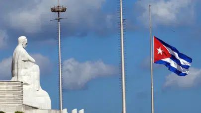 SON DAKİKA! KÜBA VENEZUELA’DA 32 ASKERİNİN ÖLDÜRÜLDÜĞÜNÜ DUYURDU!