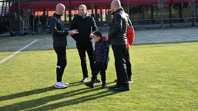 DOWN SENDROMLU ÇOCUKLAR GENÇLERBİRLİĞİ İLE ANTRENMAN YAPTI!