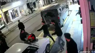 TELEFON TAMİRCİSİ MÜŞTERİSİ VE 7 ARKADAŞI TARAFINDAN DÖVÜLDÜ!