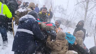 KARA KIŞ VAN’DA ÜÇ ÇİĞ DÜŞMESİNE NEDEN OLDU!