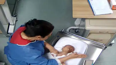 5 GÜNLÜK BEBEĞE ŞİDDET UYGULAYAN O HEMŞİRE TUTUKLANDI!