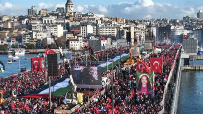 GALATA KÖPRÜSÜ’NDEN DÜNYAYA FİLİSTİN GERÇEĞİ HAYKIRILDI!