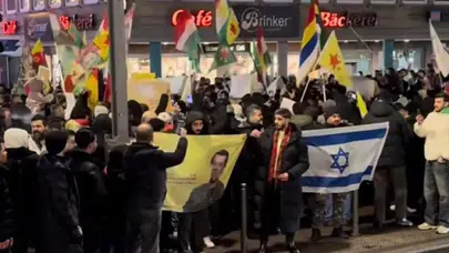 ALMANYA’DAKİ TERÖR ÖRGÜTÜ SDG DESTEKÇİLERİ İSRAİL BAYRAĞI AÇTI!