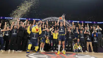 FENERBAHÇE BEKO BASKETBOL TAKIMI TÜRKİYE KUPASI'NI YİNE ALDI!