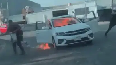 SONGAZETECİ MEKSİKA’DAN BİLDİRİYOR! ARAÇLARI BÖYLE YAKIYORLAR!