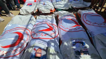 İSRAİL’İN FİLİSTİNLİ 15 YARDIM GÖREVLİSİNİ ÖLDÜRDÜĞÜ BELİRLENDİ!