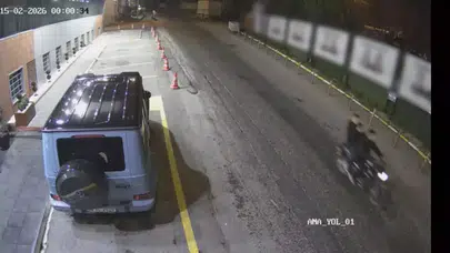 MOTOSİKLETTEKİ ATEŞ ETTİ DİĞER MOTOSİKLETTEKİ VİDEOYA ALDI!