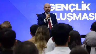 GENÇLERLE BULUŞAN BİLAL ERDOĞAN SORULARI CEVAPLANDIRDI!