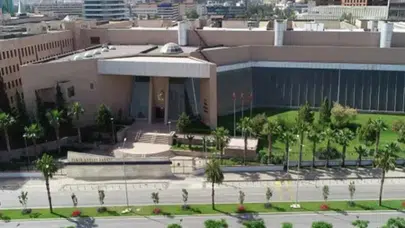 İZMİR BELEDİYESİ’NE OPERASYON YAPILDI! 21 KİŞİ GÖZALTINA ALINDI!