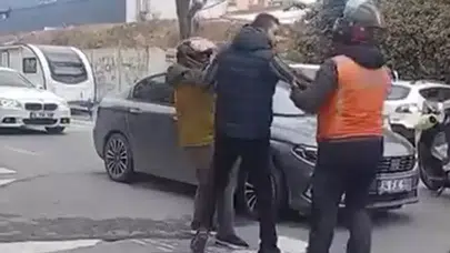 TRAFİKTE YOL VERME MESELESİ YÜZÜNDEN SİLAH ÇEKİLDİ!