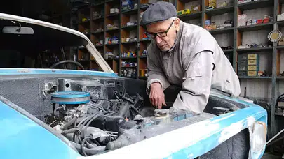 90 YAŞINDAKİ "ANADOL SUAT" USTA HALA MOTOR TAMİRİ VE BAKIMI YAPIYOR!