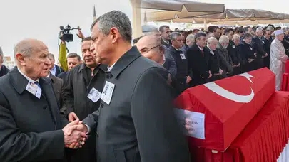 DEVLET ERKANI ŞEHİTLERİN CENAZESİNDE BİRARAYA GELDİ!