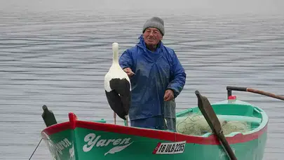 BALIKÇI ADEM AMCA 15 YILLIK DOSTU YAREN LEYLEK İLE ÇOK MUTLU!