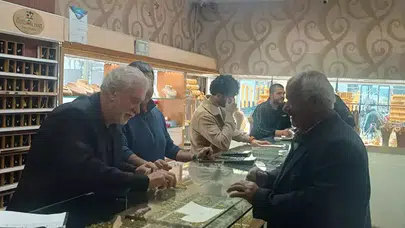 KUYUMCU MÜŞTERİSİNİ DOLANDIRILMAKTAN KURTARDI!