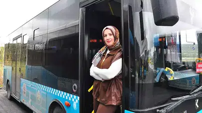 SOMA'NIN İLK KADIN ŞOFÖRÜ HALKTAN BÜYÜK DESTEK GÖRÜYOR...