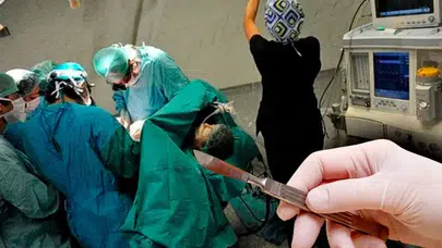 YİNE DÜNYAYA MANŞET OLACAĞIZ! AMELİYATHANEDE NEŞTERLİ KAVGA!