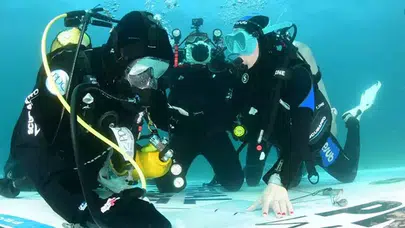 TÜRK DALGIÇ SOĞUK SUDA 36 SAAT 9 DAKİKA 36 SANİYE KALDI!