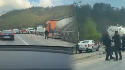 ANTALYA-ISPARTA YOLUNDA BETON MİKSERİ İLE MİNİBÜS ÇARPIŞTI!