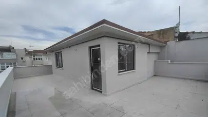 4 KATLI APARTMANIN ÇATISINDAKİ 28 METREKARELİK DAİREYE 10 MİLYON TL!