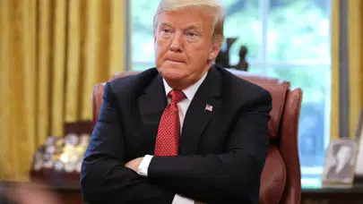 AMERİKA’DA  ÇANLAR BAŞKAN DONALD TRUMP İÇİN ÇALMAYA BAŞLADI!