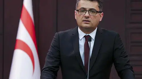 KKTC'DE YENİ CUMHURBAŞKANI BÜYÜK OY FARKIYLA TUFAN ERHÜRMAN  OLDU!