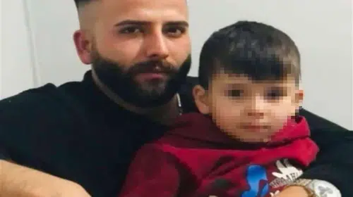 ESENYURT'TA AKRABALAR BIÇAKLARLA BİRBİRİNE GİRD! 1 ÖLÜ 4 YARALI VAR!