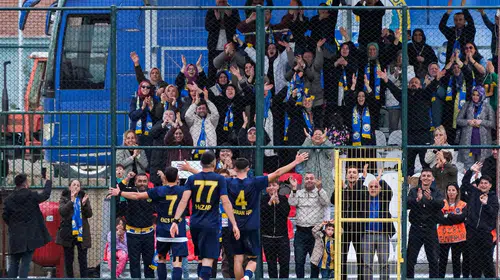 HERKES KÜÇÜKÇEKMECE SİNOP SPOR'UN KADIN TARAFTARLARINI KONUŞUYOR!