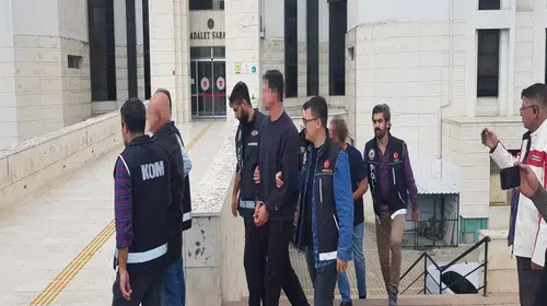 BALIKESİR'DE KATLİAM YAPAN FİRARİYİ ÇALIŞTIRAN 3 KİŞİ TUTUKLANDI!
