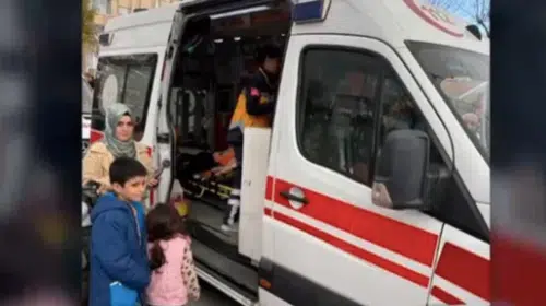 BAĞCILAR’DA PARKTAKİ OYUNCAKLARDA ELEKTRİK KAÇAĞI FACİASI YAŞANDI!