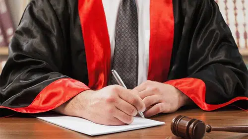 AVUKAT TUTMA VE BİR KONUYU DANIŞMA ÜCRETLERİNE ZAM GELDİ!