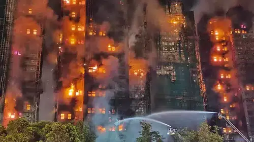 HONG KONG'DA YANGIN SONRASI 3 GÜNLÜK YAS İLAN EDİLDİ!