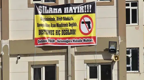 İSLAHİYE'DE DÜĞÜNDE "SİLAHA HAYIR!" PANKARTI ASILDI! SİLAH SIKILMADI!