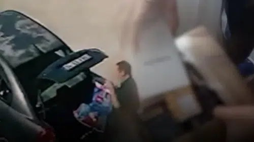 YEDİ GÜMRÜK MEMURU  KAÇAK ÜRÜNLERDEN MİLYON TL’LİK VURGUN YAPTI!