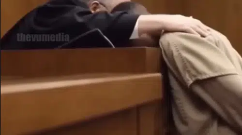 AMERİKA’DA YARGIÇ İLE BİR ŞÜPHELİ ARASINDAKİ DİYALOG BÜYÜK İLGİ GÖRDÜ!