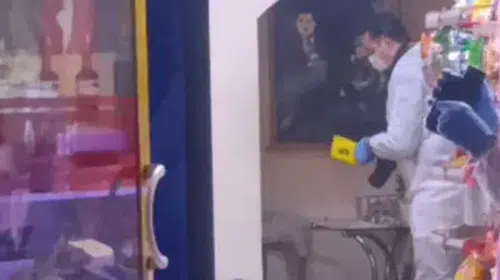 ANTALYA’DA MARKET SAHİBİ İKİ KİŞİYİ SİLAHLA ÖLDÜRDÜ!