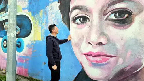 BABA ANDRE MİNGUZZİ OĞLUNUN DUVARDA RESMİNİ GÖRÜNCE AĞLADI!