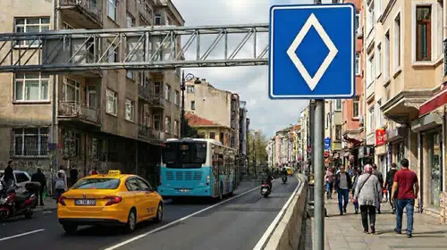 TÜRKİYE KARA YOLLARI BU YENİ TRAFİK İŞARETİ İLE DOLU OLACAK!