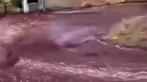 GÜNÜN HABERİ! MARDİN’DE TANK PATLADI!2,2 MİLYON LİTRE ŞARAP SEL GİBİ AKTI!