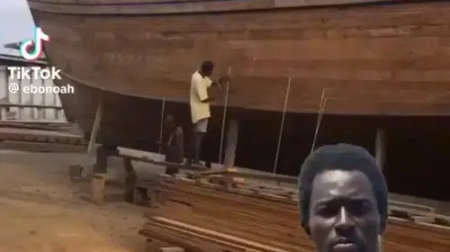 GANA’LI SAHTE PEYGAMBER EBO NUH KIYAMETİN ERTELENDİĞİNİ AÇIKLADI!