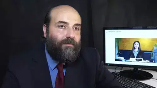 YAPAY ZEKA ŞİMDİ DE GEÇMİŞ KİŞİLERLE SOHBETİ BAŞLATTI!